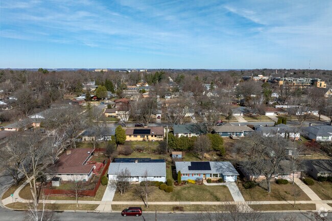 Midvale Heights is a larger west side Madison neighborhood, south of the university campus.