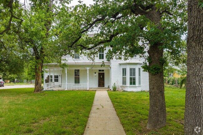 Weatherford buyers have a plethora of historic victorian homes to choose from.