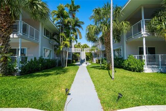 1185 98th St Unit 8, Bay Harbor Islands, FL 33154