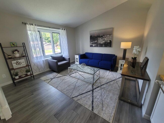 1 Verdin St NW, Coon Rapids, MN 55448 - photo 2