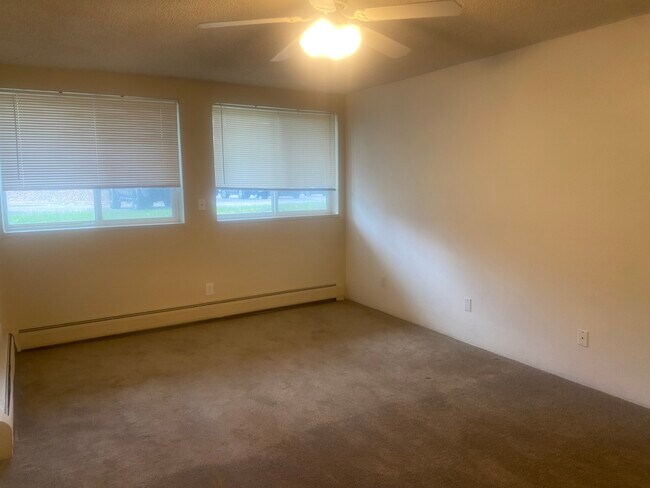 1250 Golden Cir unit 112, Golden, CO 80401 - photo 4