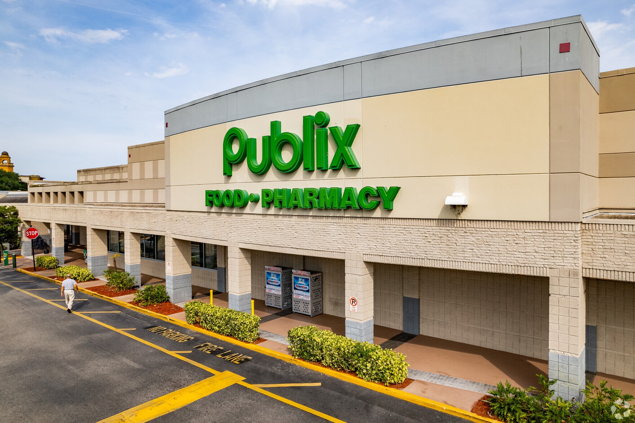 Residents pick up their groceries from the local Publix in MetroWest.