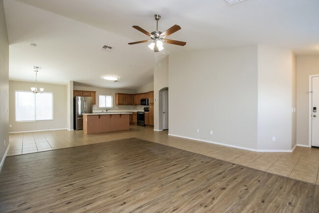 39433 N Parisi Cir, San Tan Valley, AZ 85140 - photo 4