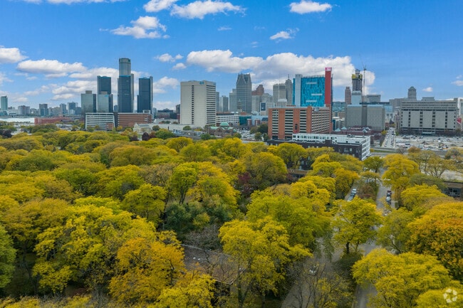 Lafayette Park offers a huge variety of dining and recreational activities in Detroit.