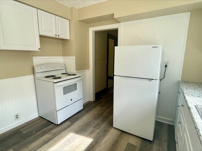 1022 Herberich Ave, Akron, OH 44301 - photo 6