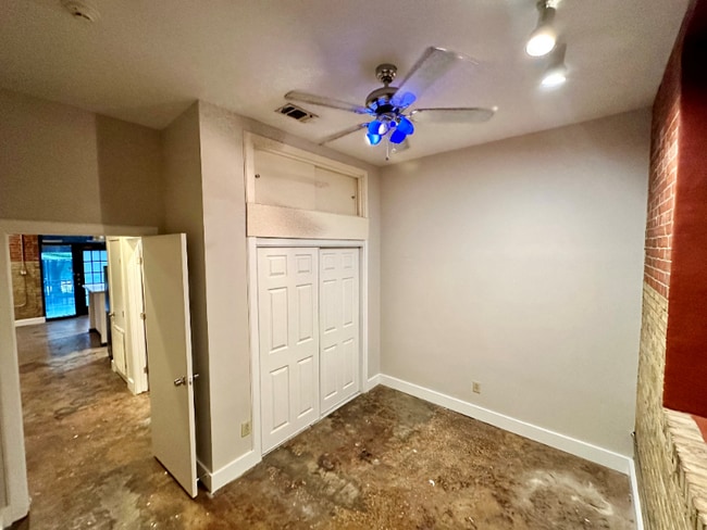 710 S Medina, San Antonio, TX 78207 - photo 4