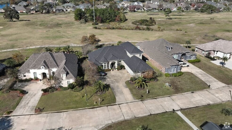 241 E Augusta Ln, Slidell, LA 70458 - photo 2