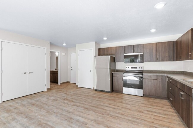 352 Deschane Ave unit 9, Crivitz, WI 54114 - photo 4