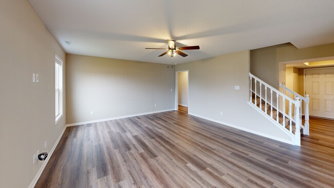 4922 Hammock Dr, Fort Wayne, IN 46818 - photo 3