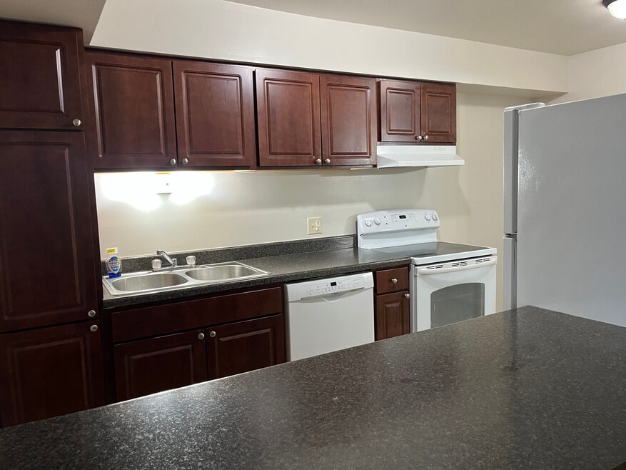 3219 W Lake Ave, Glenview, IL 60026 - photo 1