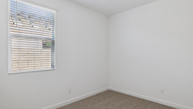 12557 W Chase Ln, Avondale, AZ 85323 - photo 4