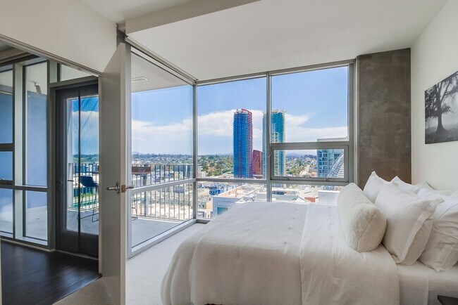 ICON unit 608, San Diego, CA 92101 - photo 4