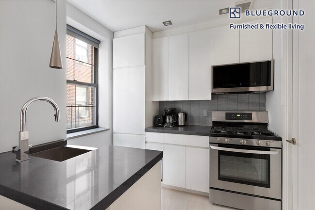 195 Stanton St unit FL4-ID2052, New York, NY 10002 - photo 4