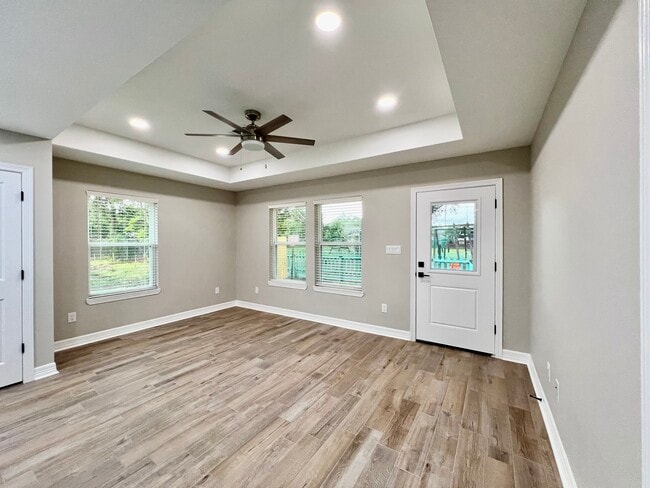 565 S 28th St unit B, Nederland, TX 77627 - photo 4