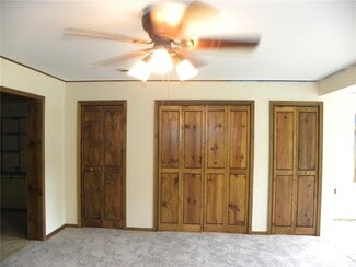 12 E Pool Rd, Morgantown, IN 46160