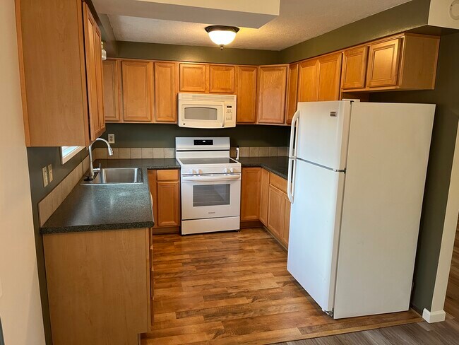 1138 NE 72nd Ave, Portland, OR 97213 - photo 4