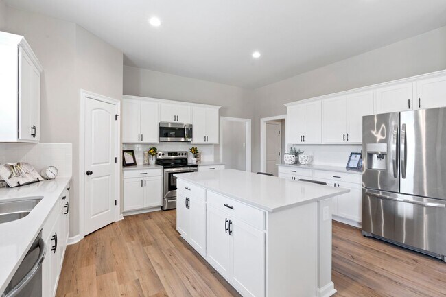 137 Ridley Ln, Youngsville, LA 70592 - photo 5