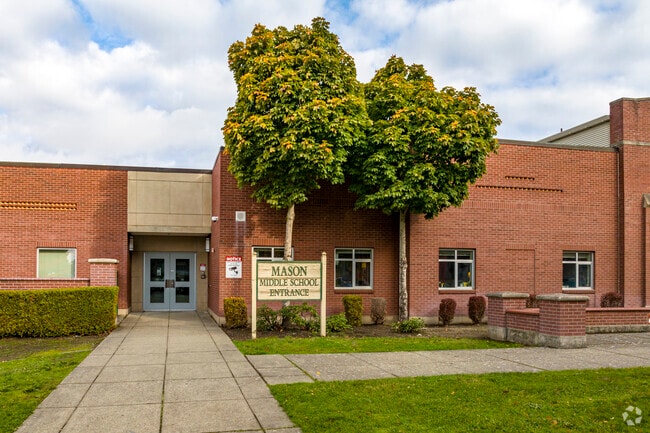Mason Middle School in Tacoma offers a B-rated education for neighborhood families.