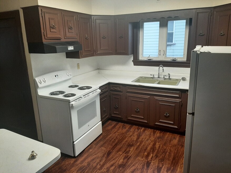 157 W 7th St, Salem, OH 44460 - photo 1