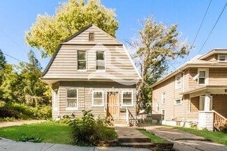 836 28th St, Rock Island, IL 61201