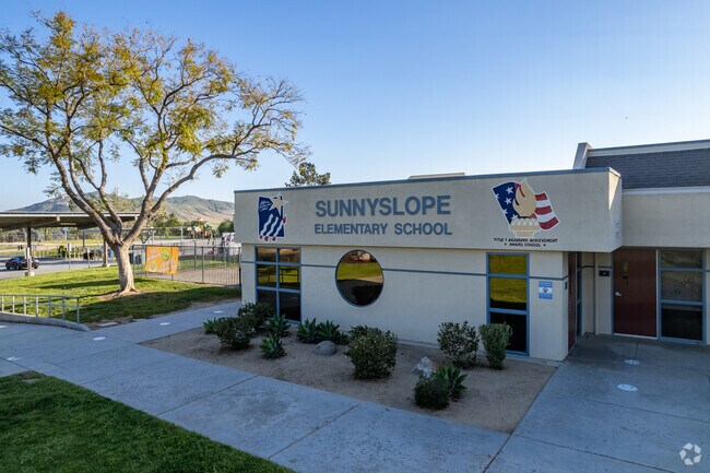 Sunnyslope Elementary School cares about it feeding its young minds for their future growth.