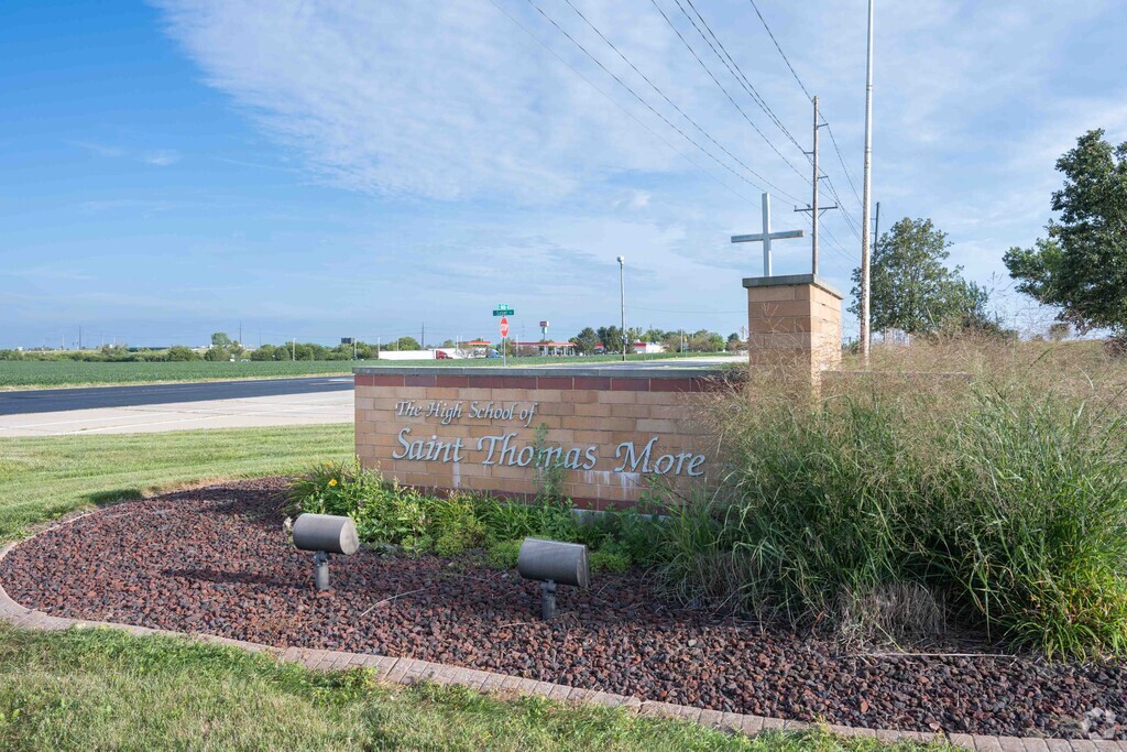 The High School of Saint Thomas More is a private school with approximately 213 students.