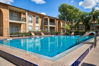 2527 W Oak Ridge Rd, Orlando, FL 32809