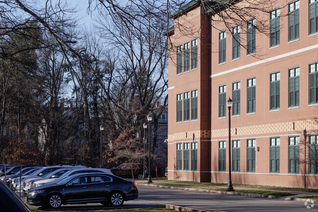 32% of students at Dr J Grieco Elementary School in Englewood, NJ are proficient in math.