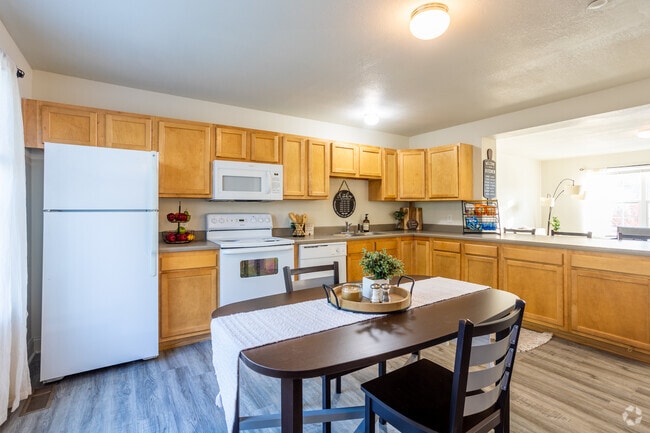 4BR, 4.5BA - 2000SF, Kitchen