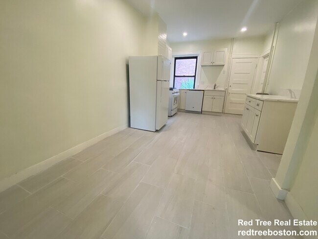 1855 Beacon St unit 2, Brookline, MA 02445 - photo 7