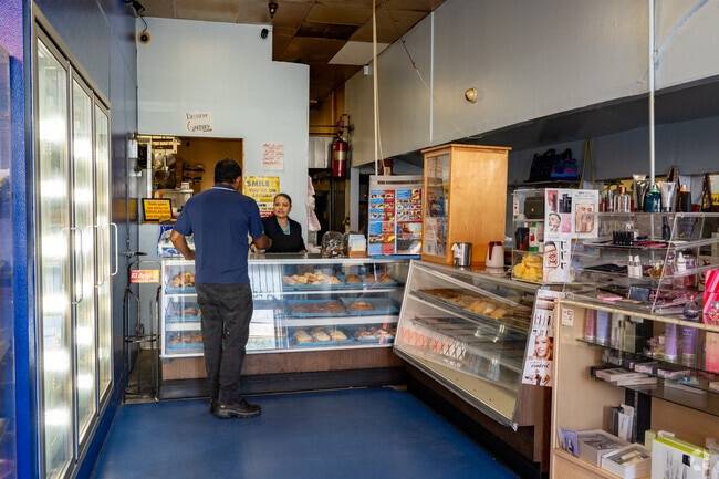 Panaderia y Restaurante Antigua Guatemala is beloved by locals in Harbor City.