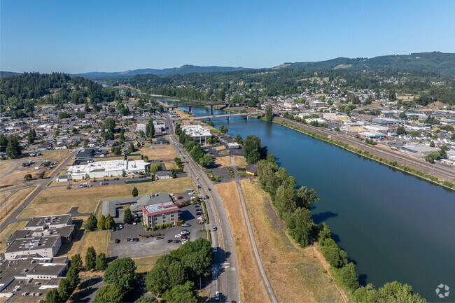 3rd Ave neighborhood features accessible amenities and a vibrant community near the river.