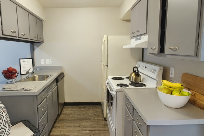 Spacious 2 bedroom 2 bath apartments in Harrison Township!, Dayton, OH 45405 - photo 6