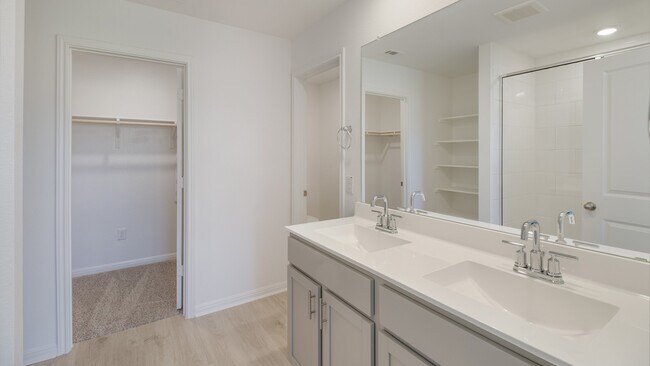 142 Illusion Lake Ln unit 36199709, Buda, TX 78610 - photo 4