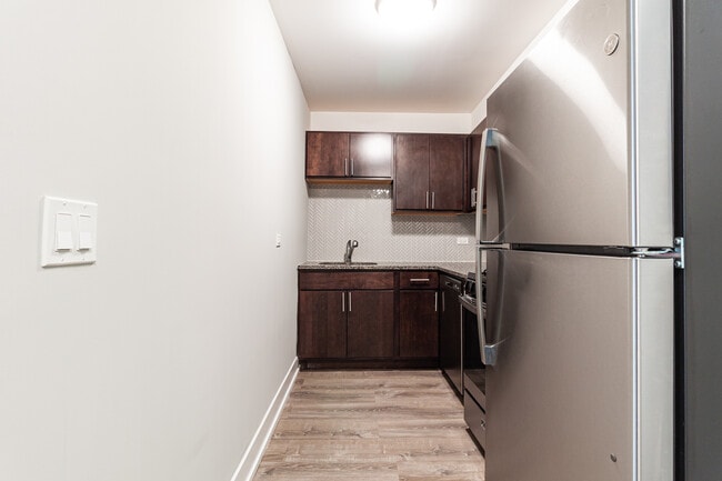 527 W Surf St unit 519, Chicago, IL 60657 - photo 7