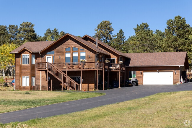 Aspen Park homes often have large yards and lots of acreage.