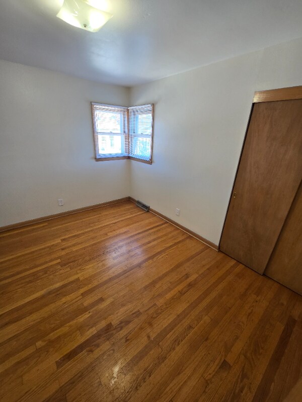 4354 N 72nd St unit 4354 N 72nd Upper, Milwaukee, WI 53216 - photo 5