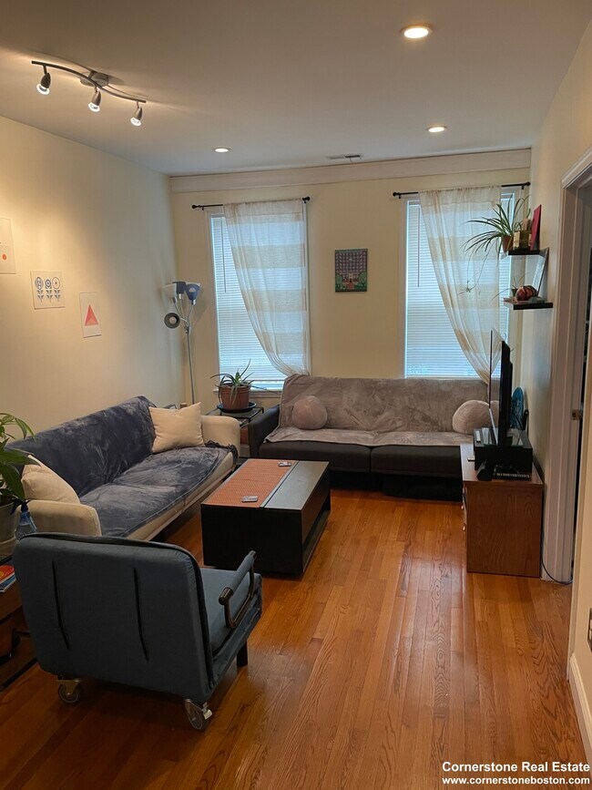 7 Chesterton St unit 1, Roxbury, MA 02119 - photo 4