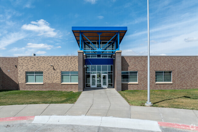 Pine Creek Elementary is located in Bennington, NE.