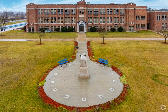 Lincoln Brick Elementary School front entrance