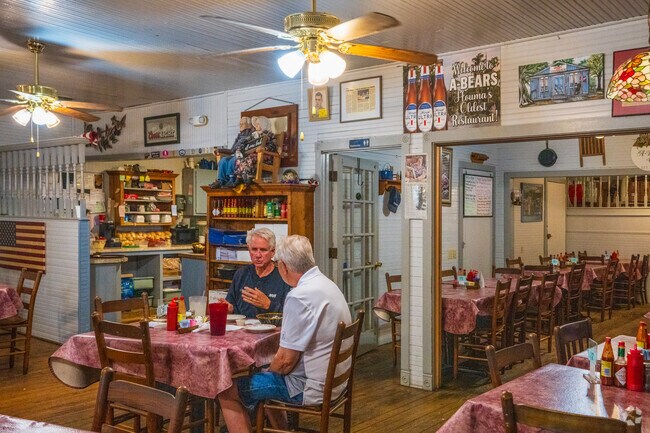 Abear's Cafe is the oldest cafe in Houma and sits within a close proximity to any South Side residents.