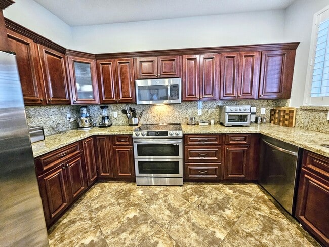 1225 Avondale Ln, West Palm Beach, FL 33409 - photo 7