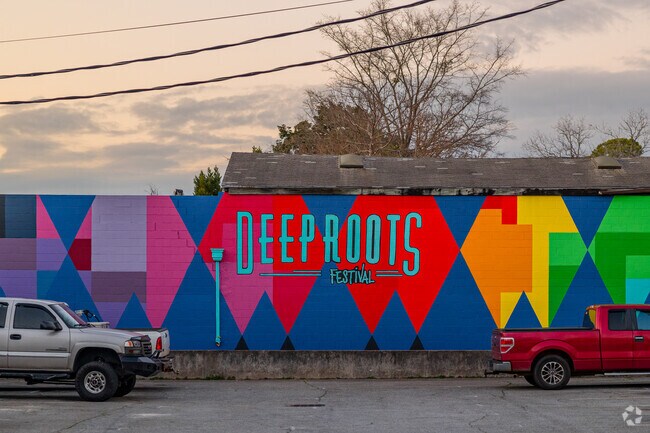 The annual Deep Roots Festival occurs during October in Milledgeville.