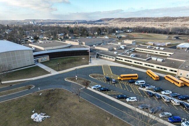 Cannon Falls Middle & High School's teachers earned a grade of B- from Niche.com.