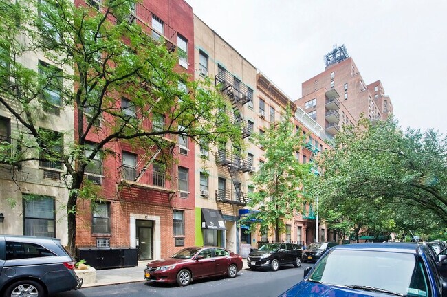 1581 1st Ave unit ID1032059P, New York, NY 10028 - photo 6