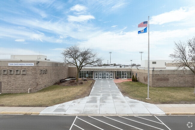 Twin Oaks Middle School serves children in grades 6 through 8.