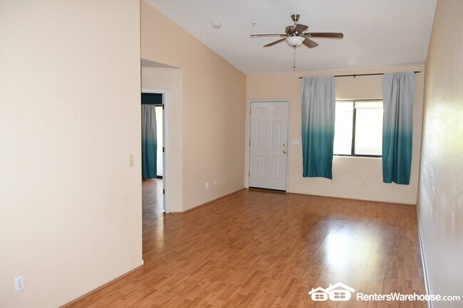 3301 E Earll Dr unit 209, Phoenix, AZ 85018 - photo 4