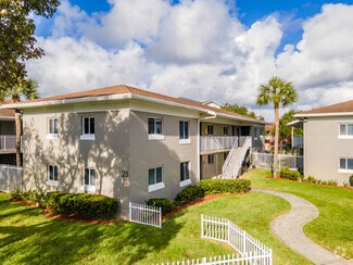 10 NW 10th Ct, Dania, FL 33004