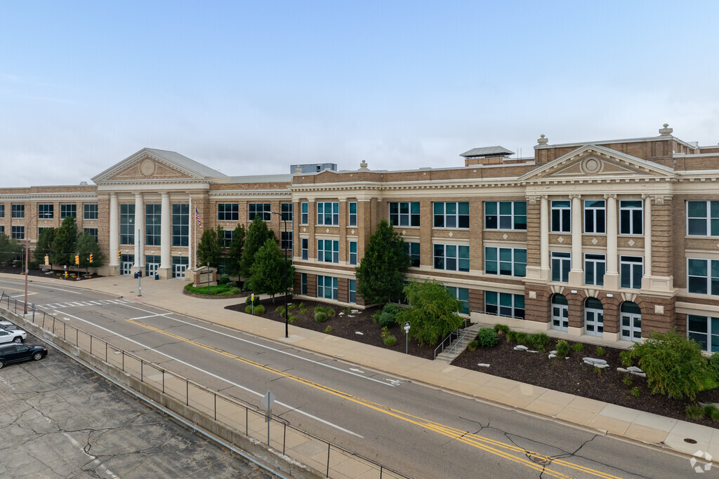 Battle Creek Central High School is preferred for its robust college-prep programs.