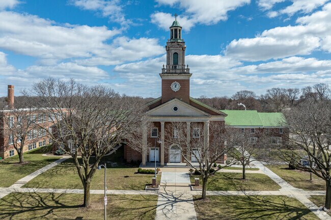 Students can enjoy the beautiful campus at Christ King School.